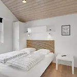 Holiday home Five-bedroom In Rudkobing *