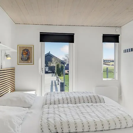 Five-bedroom In Rudkobing Spodsbjerg