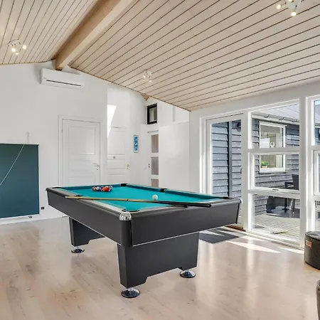 Дом отдыха Five-bedroom In Rudkobing Spodsbjerg